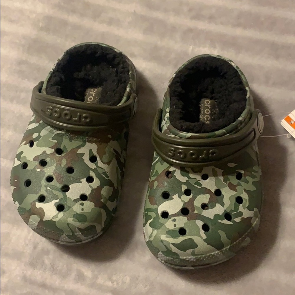Brand new Toddler 7c lined camo crocs